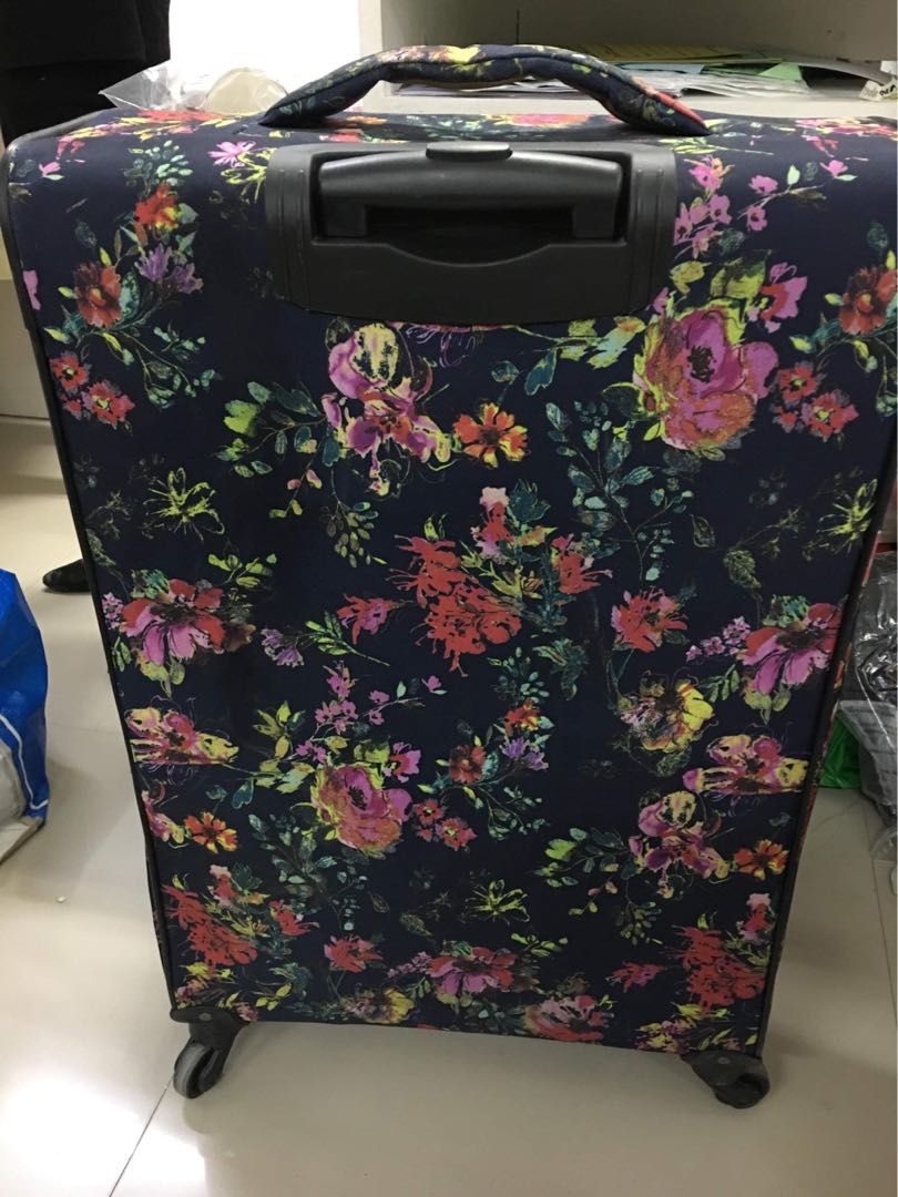 Jessica simpson new arrivals suitcase floral