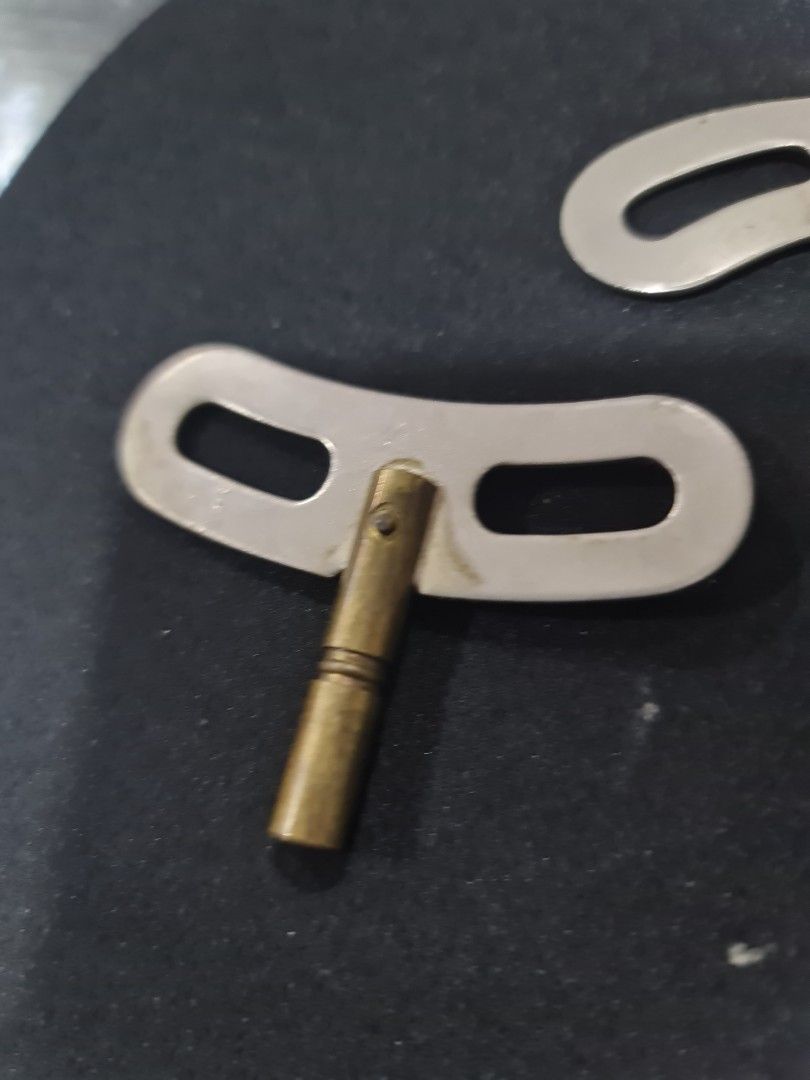 key for 2 holes winding clock, Hobbies & Toys, Memorabilia