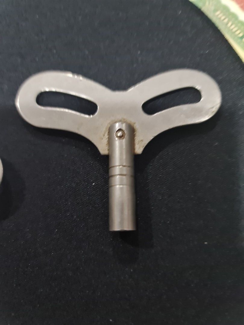 key for 2 holes winding clock, Hobbies & Toys, Memorabilia