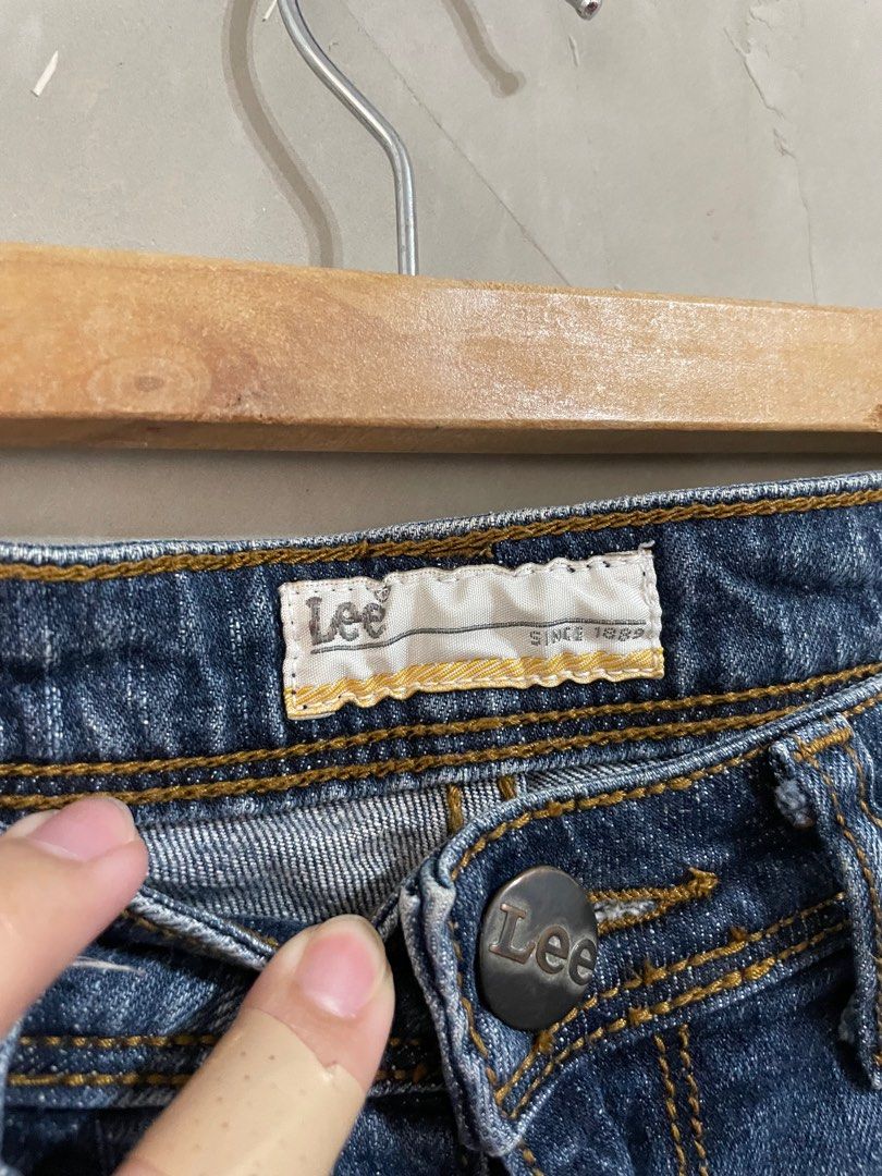 Lee Jeans (Category: Jeans) located in Manila. Submitted by johnille (Listing ID 1211147048, Image 2). Description: Original Lee jean. lightly used. Rfs: owner got bigger so it no longer fits to her..