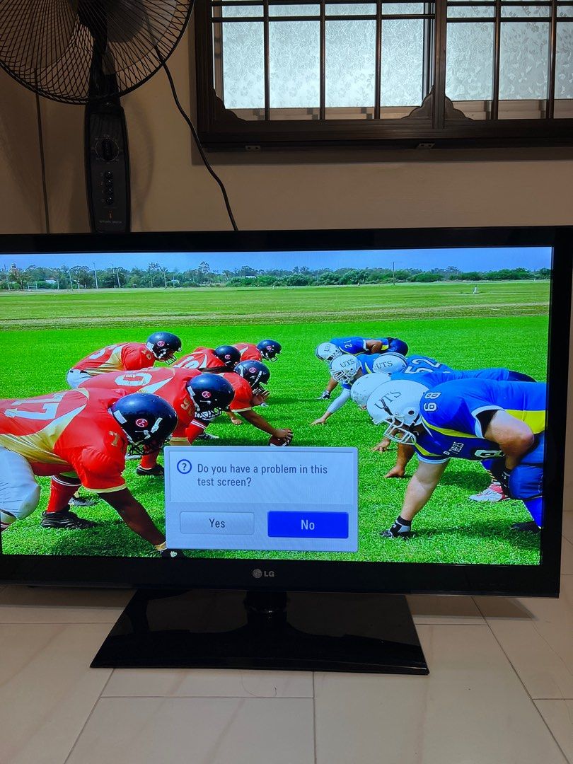 LG 42 Inch TV, TV & Home Appliances, TV & Entertainment, TV on Carousell