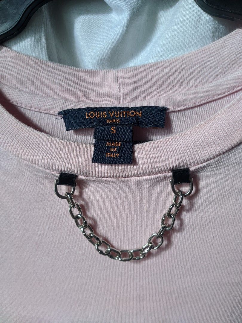 Louis Vuitton Icon Black T-shirt chain, Women's Fashion, Tops, Shirts on  Carousell