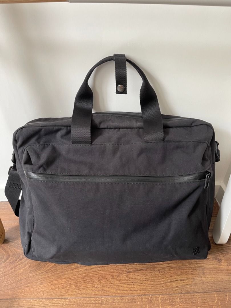 Command the day commute bag lululemon hot sale