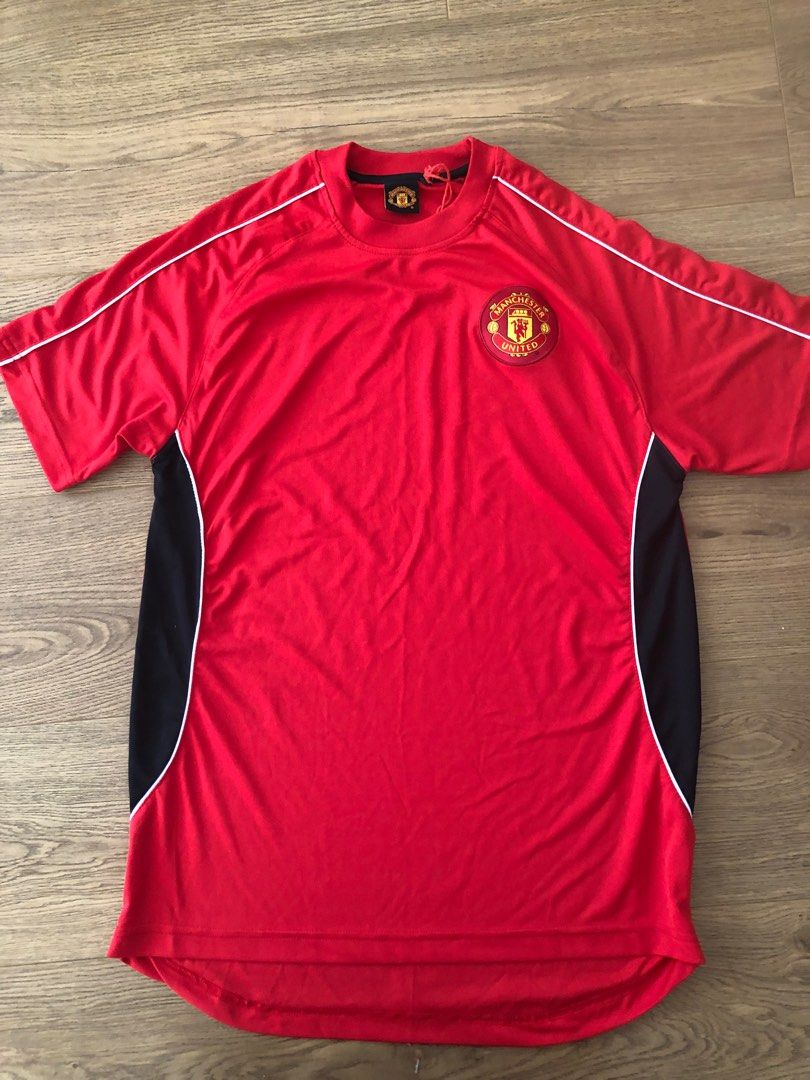 Manchester United jersey (Category: Men's Clothes) located in Penshurst. Submitted by leoniemckin (Listing ID 1211124696, Image 1). Description: .
