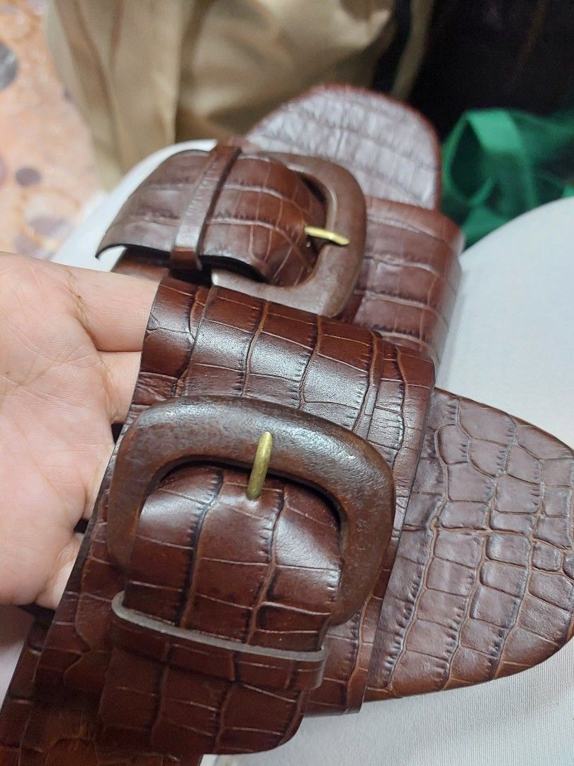 Massimo Dutti sandal, Luxury, Sneakers & Footwear on Carousell