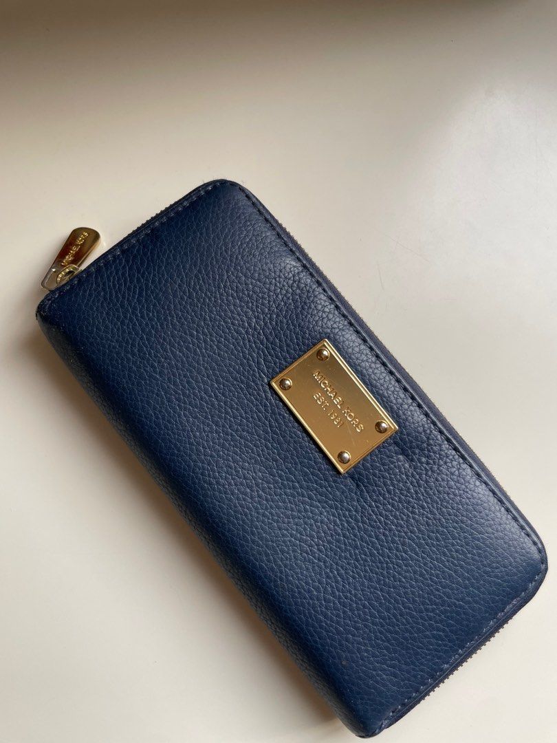 Authentic Michael Kors Long Wallet | FREE SHIPPING, Women's Fashion, Bags &  Wallets, Wallets & Card holders on Carousell