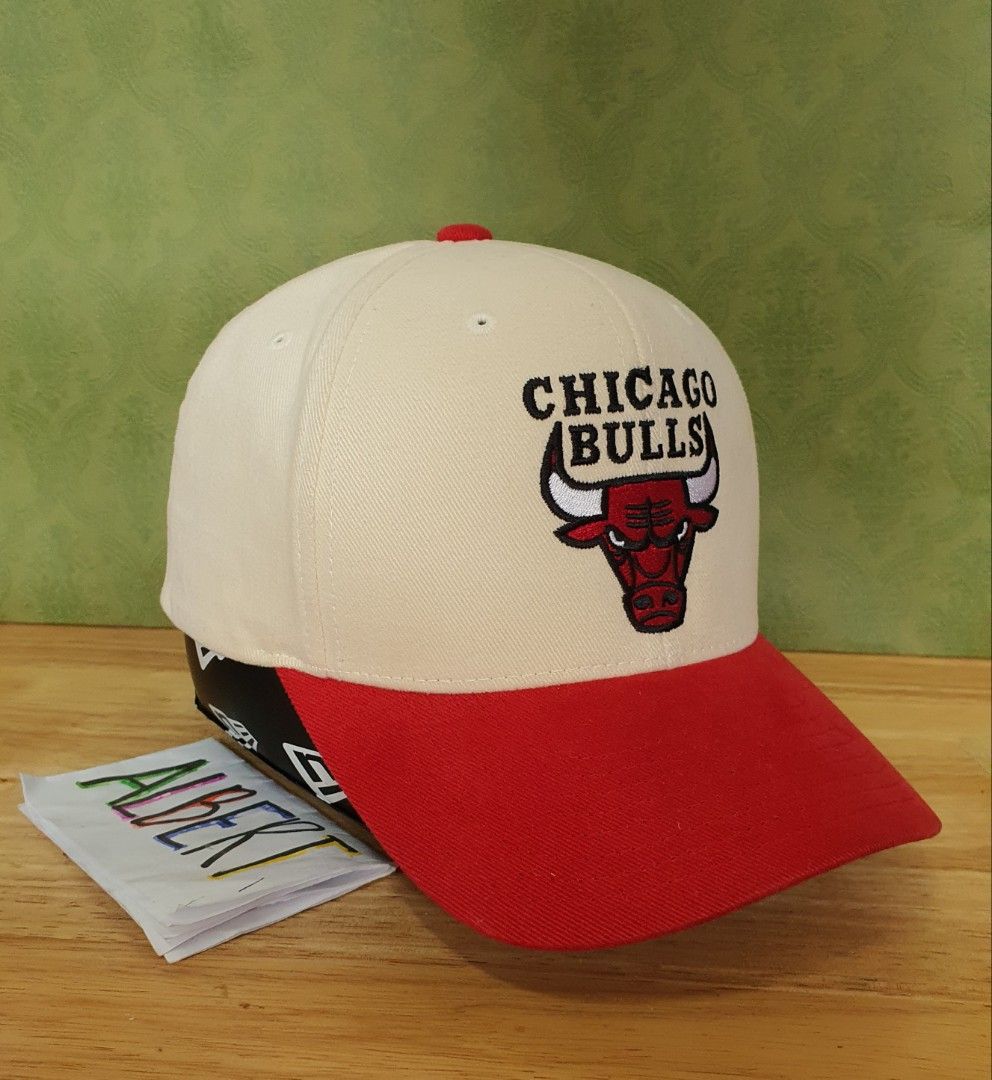 LEGIT Mitchell & Ness Chicago Bulls Snapback Cap, Men's Fashion, Watches &  Accessories, Caps & Hats on Carousell