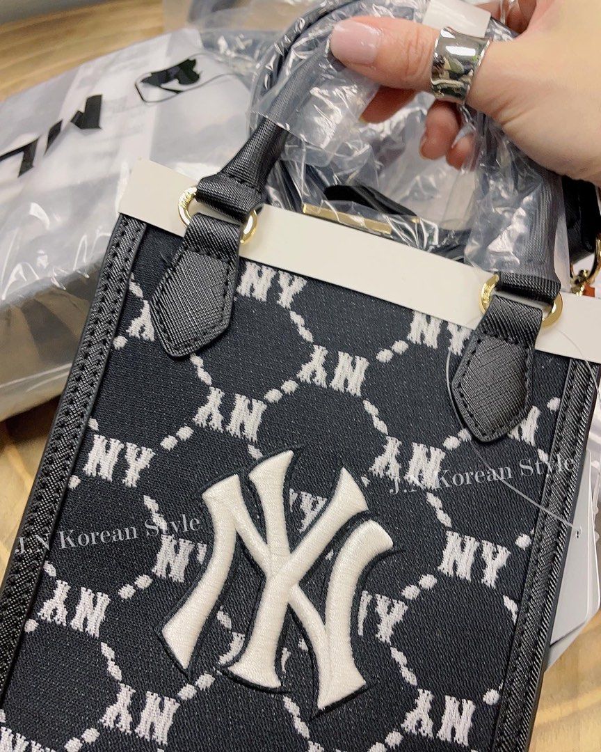 MLB KIDS DIA Monogram JQD Mini Tote Bag, 女裝, 手袋及銀包, Tote
