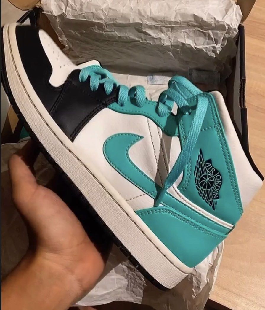 womens jordan mids