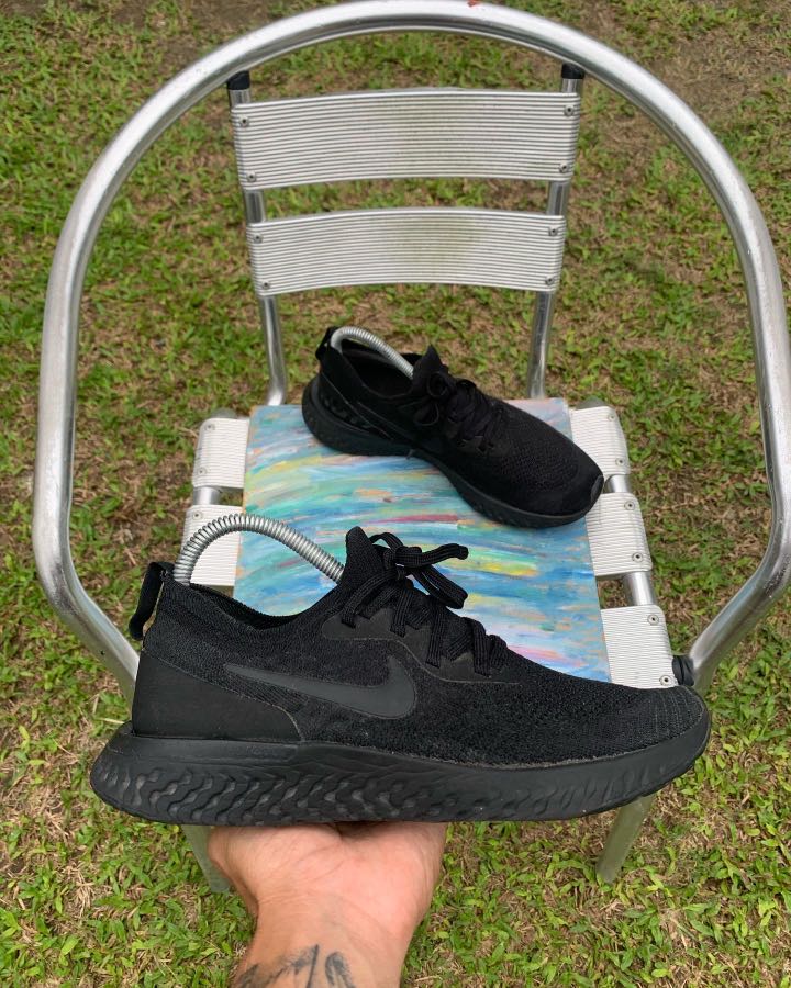 triple black nike react