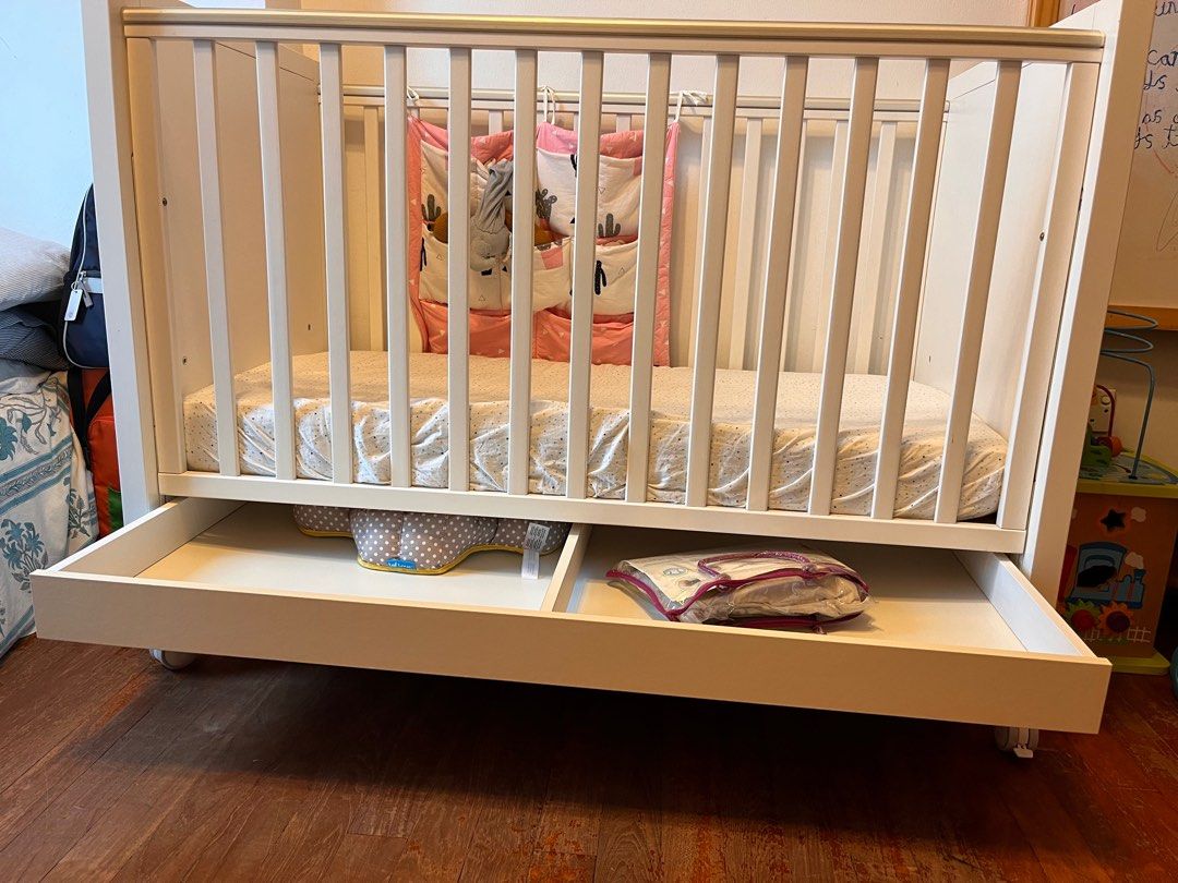 Pali baby cot, Babies & Kids, Baby Nursery & Kids Furniture, Cots