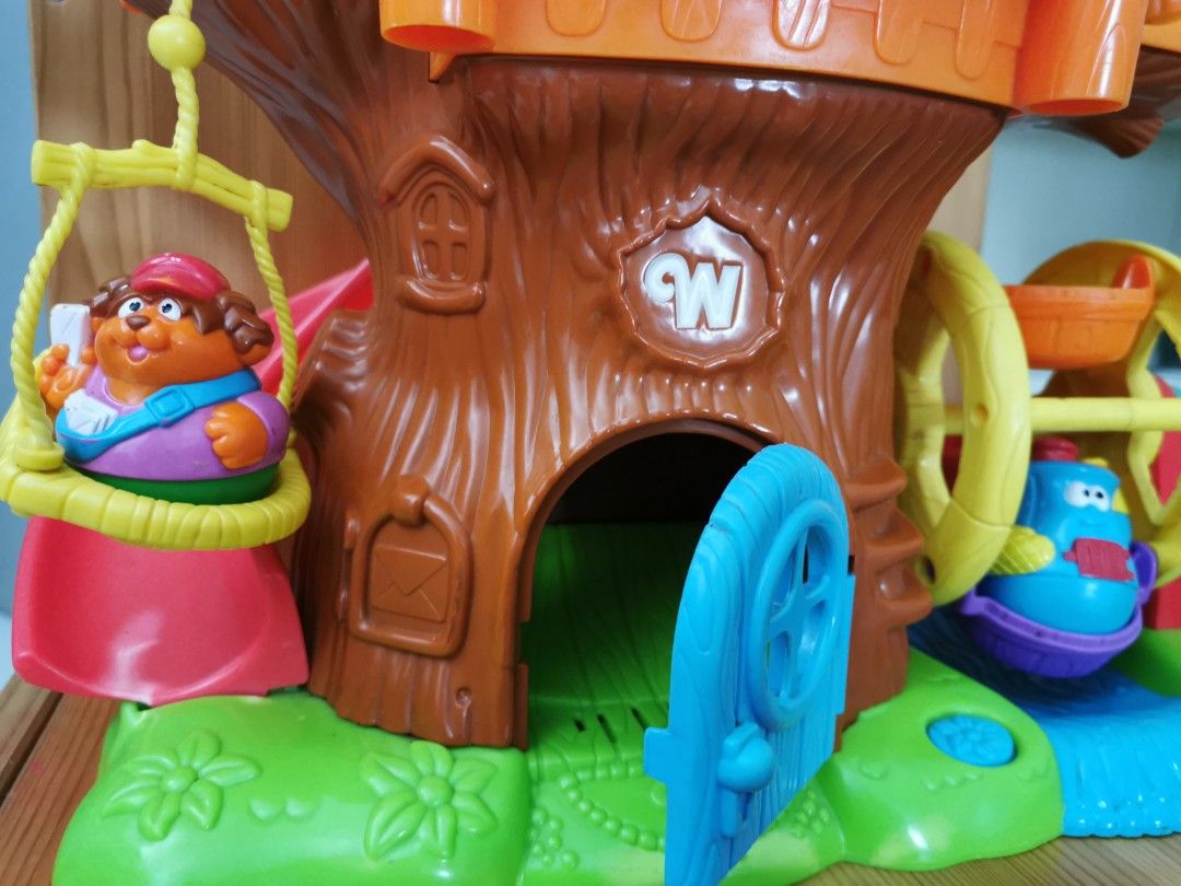 Weeble wobble top tree house