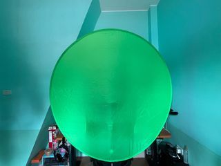 Round Green Screen