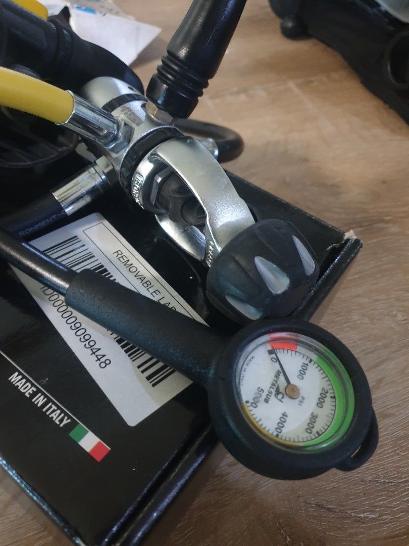 Scuba Dive Regulator complete starter set Cressi AC2 XS2, Sports