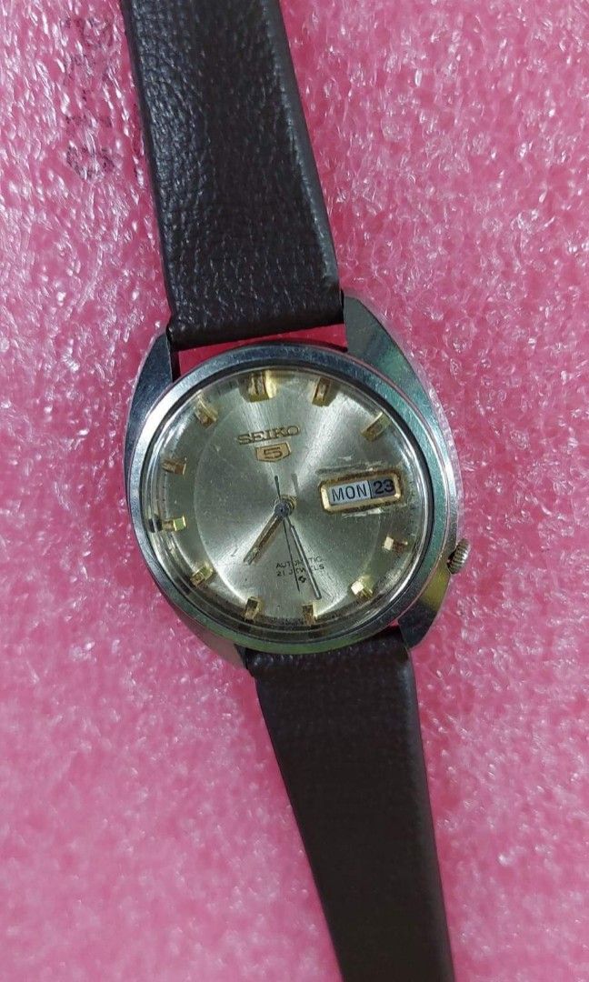 Seiko 6106 - 7000, Men's Fashion, Watches & Accessories, Watches on  Carousell