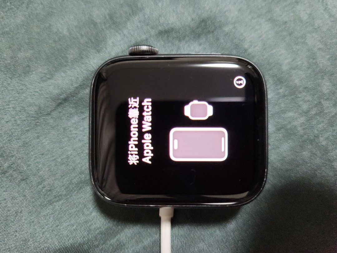Selling Apple Watch SE 44mm GPS (Gen 1), Mobile Phones & Gadgets