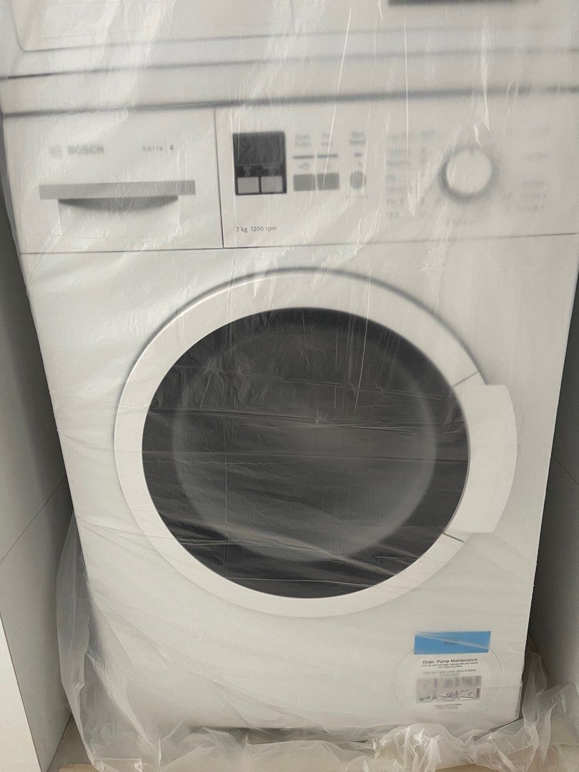 Selling brand new Bosch washer 7Kg front load, TV & Home Appliances