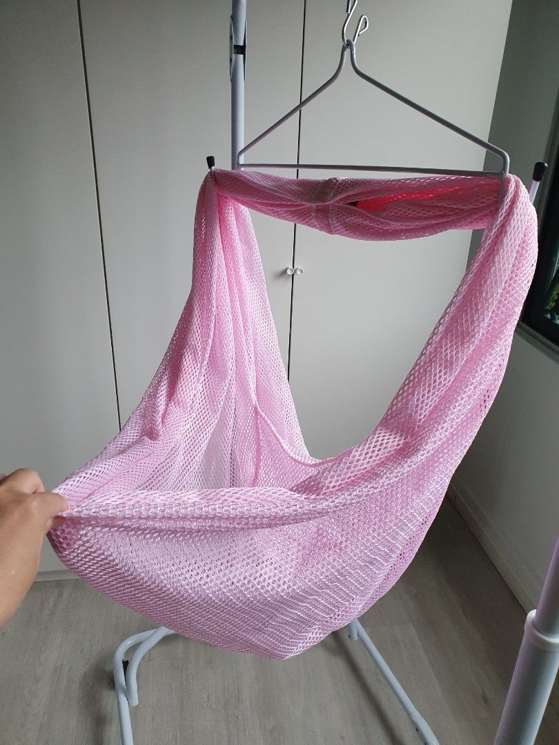 Single spring cot cradle with wheels, Babies & Kids, Baby Nursery