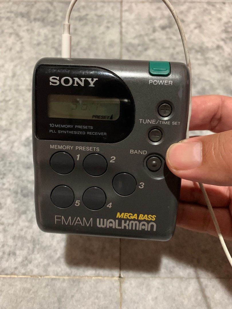 Sony am/fm walkman, Hobbies & Toys, Music & Media, CDs & DVDs on Carousell