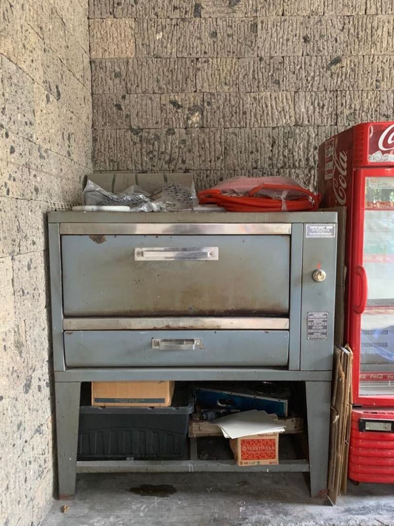 Super Baby Oven - Gas Oven (Category: Bakeware) located in Paranaque City. Submitted by divinitydust (Listing ID 1211090232, Image 2). Description: Super Baby Mini Oven by Well Done Metal Industries, Inc. Dimensions: 31"D x 44"L x 48"H For commercial use or home use AS IS!! (Last used before the pandemic) SUPER NEGOTIALBLE IF BUYER IS SURE Buyer shoulders transportation fees Meetup: Merville Paranaque .
