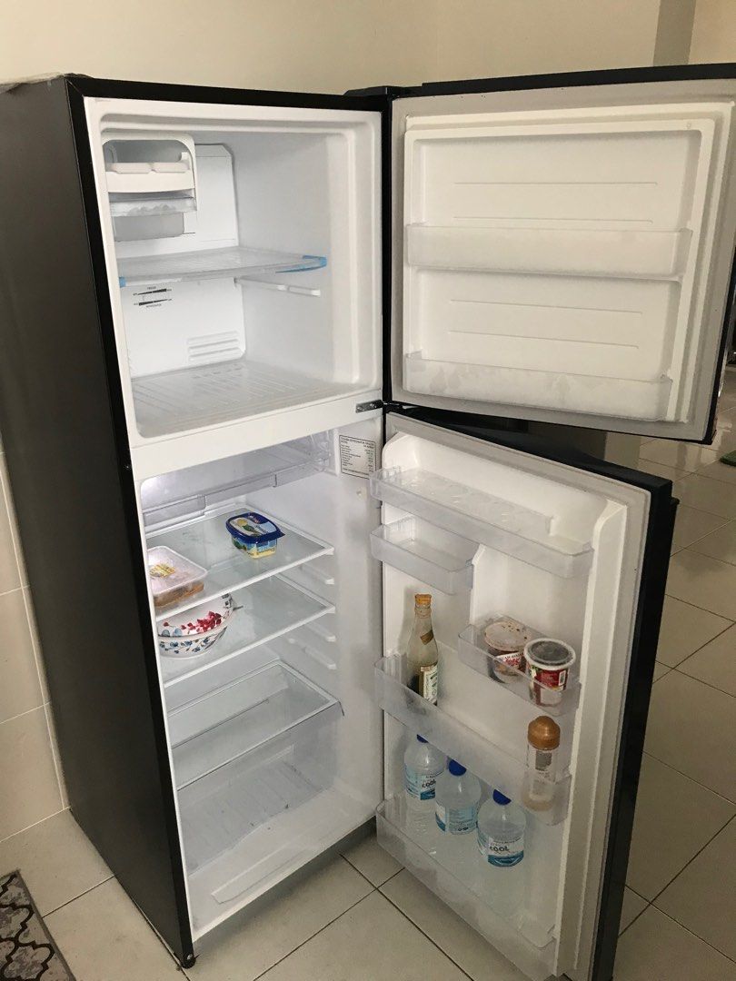 Toshiba 2 pintu jimat elektrik, TV & Home Appliances, Kitchen