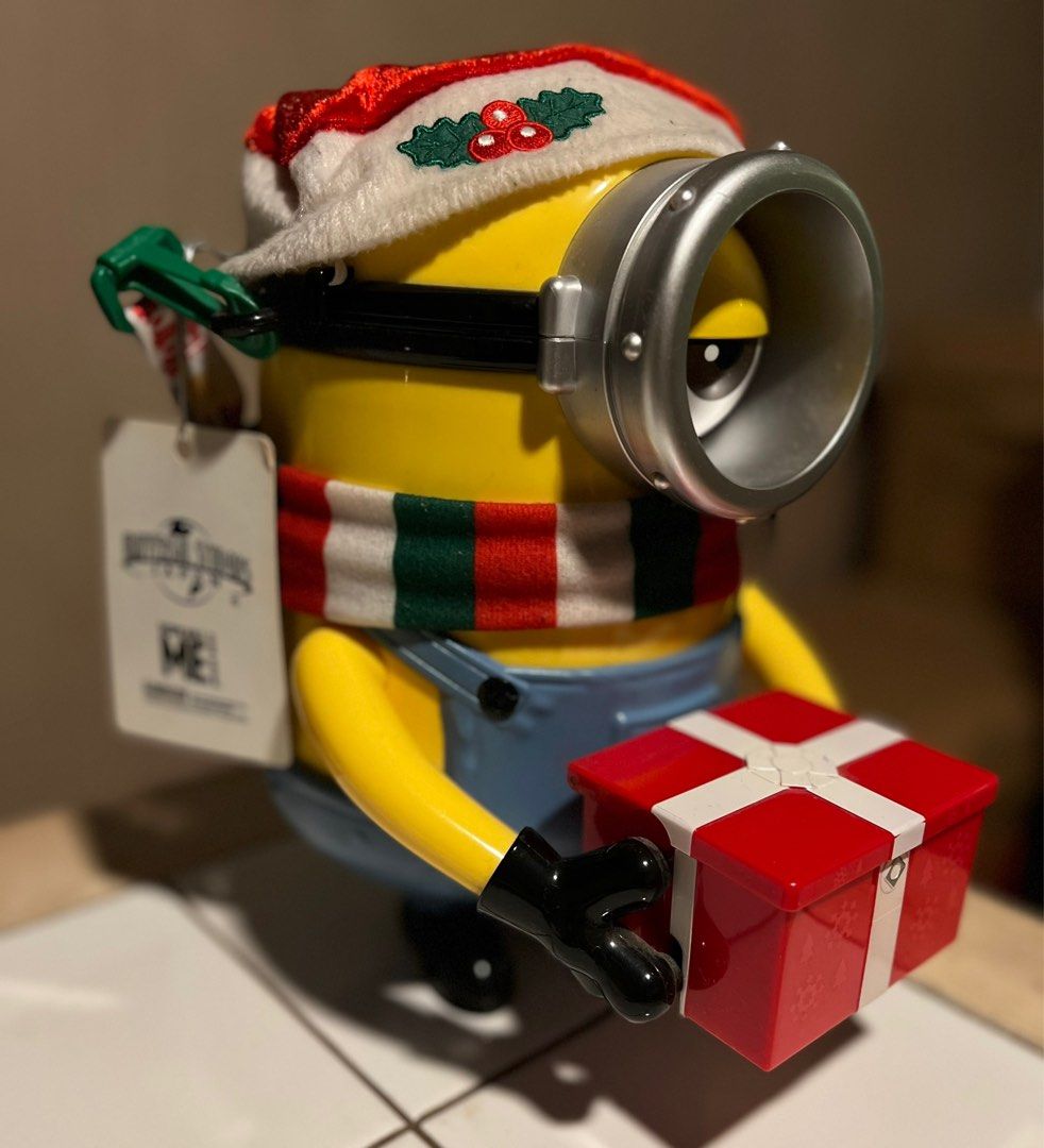 USJ Minion Stuart Popcorn Bucket 2016 Christmas Limited Universal Studios Japan, Hobbies & Toys