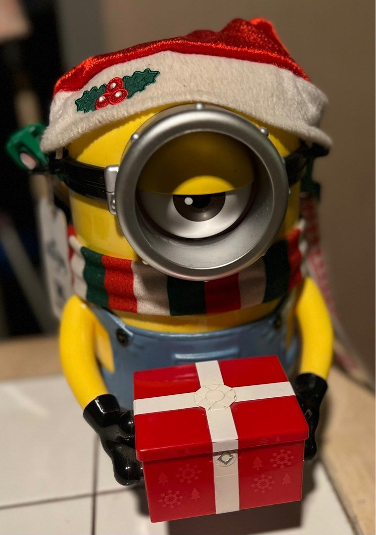USJ Minion Stuart Popcorn Bucket 2016 Christmas Limited Universal Studios Japan, Hobbies & Toys