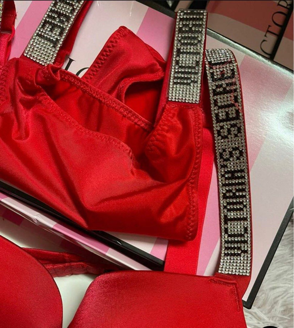 Victoria secret bra & panties, Women's Fashion, New Undergarments &  Loungewear on Carousell