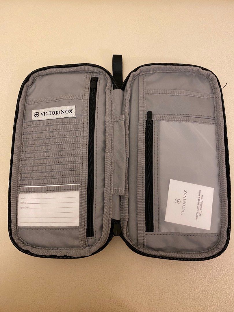 Victorinox travel organiser (brown colour), 興趣及遊戲, 旅行, 旅遊 旅行必需品及用品