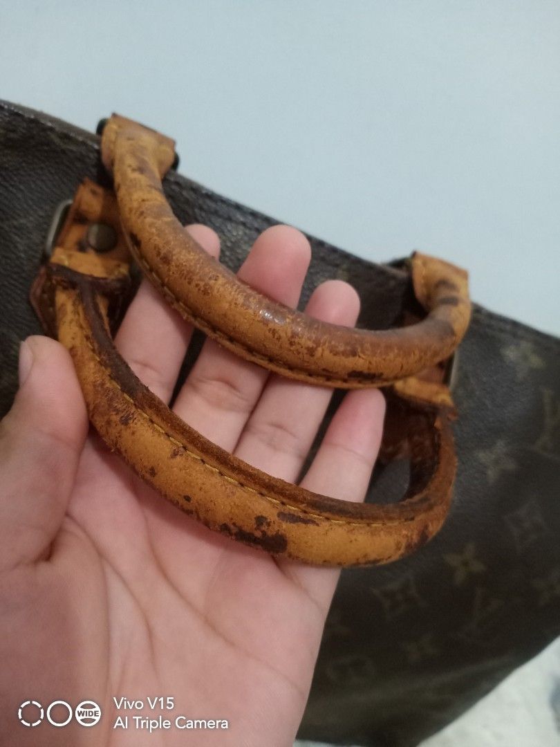 Vintage Lv speedy 35 (Category: Luxury Bags & Wallets) located in Tagum. Submitted by luxbagelyas (Listing ID 1211162475, Image 3). Description: PROJECT BAG need replace sa vachetta nya code S A nlang ang makikita eclair zip japan source bawal sa maarte.