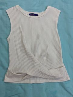 White ribbed knotted front top