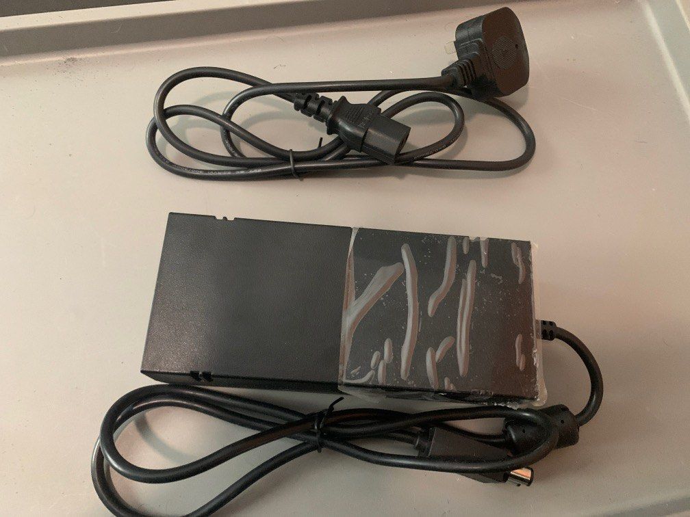 Xbox 1 power cable, Video Gaming, Gaming Accessories, Cables & Chargers