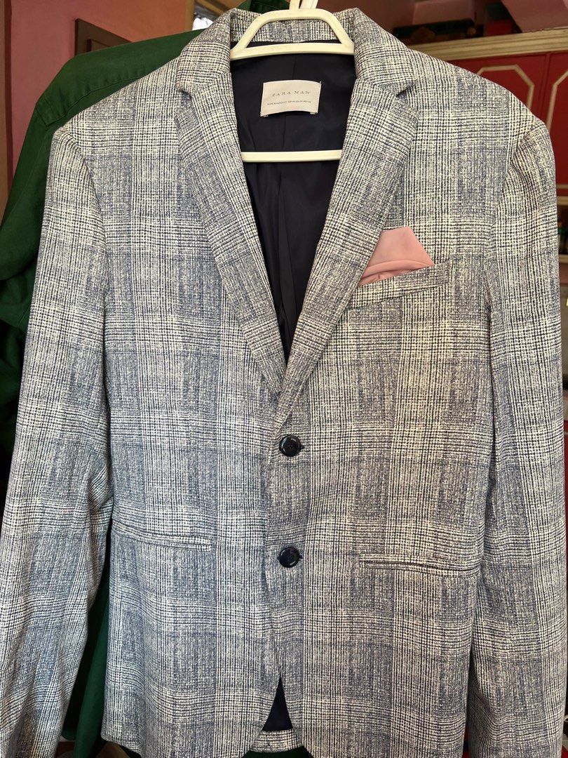 Zara Man Edgy Coat (Category: Coats, Jackets and Outerwear) located in Mandaluyong City. Submitted by makeyoumine (Listing ID 1211108170, Image 1). Description: Zara Man size Small Formal Suit.