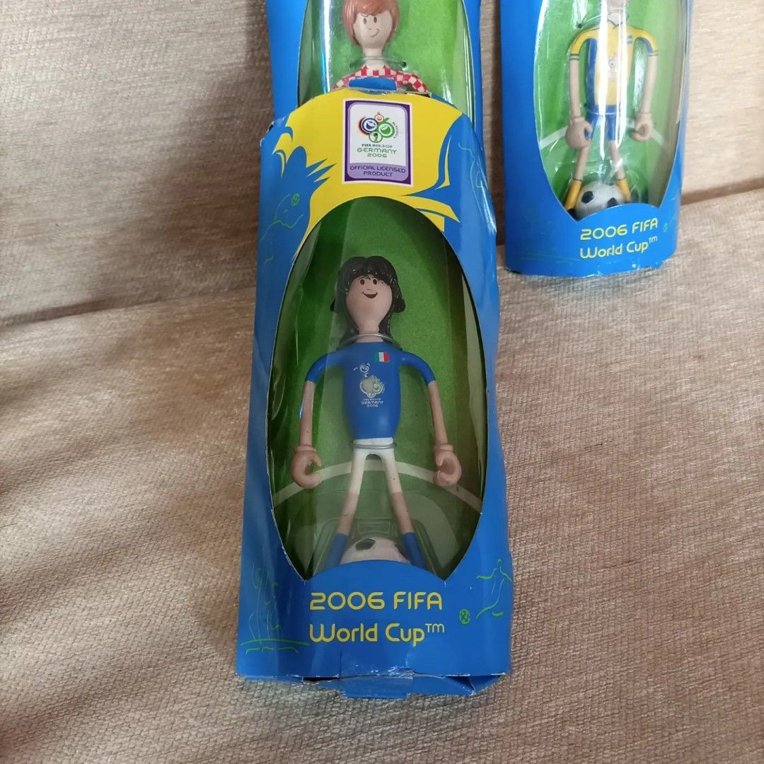 Lot historique mini football cuir 11 pièces coupe du monde FIFA
