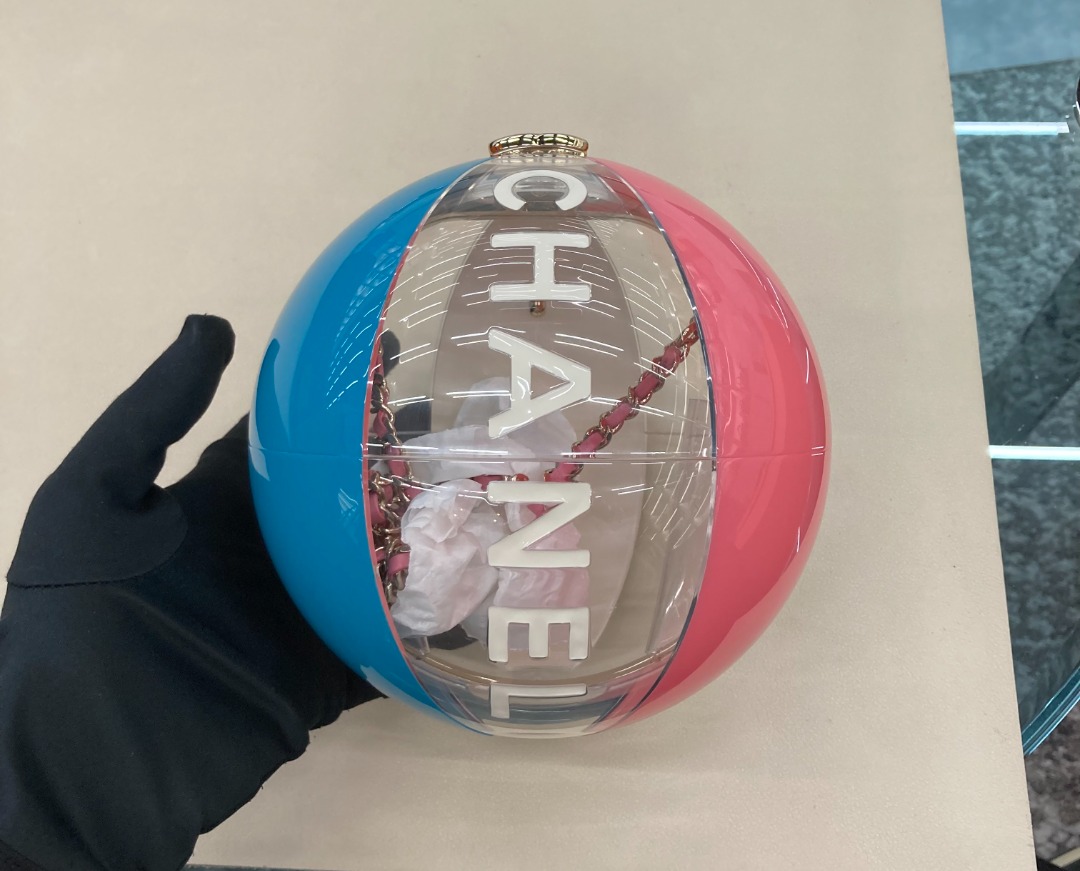 Chanel beach ball bag 2025
