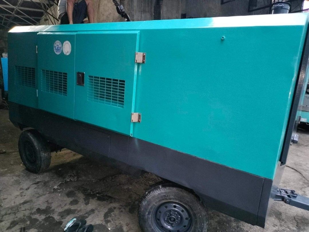 AIRMAN COMPRESSOR PDS655S, Commercial & Industrial, Industrial