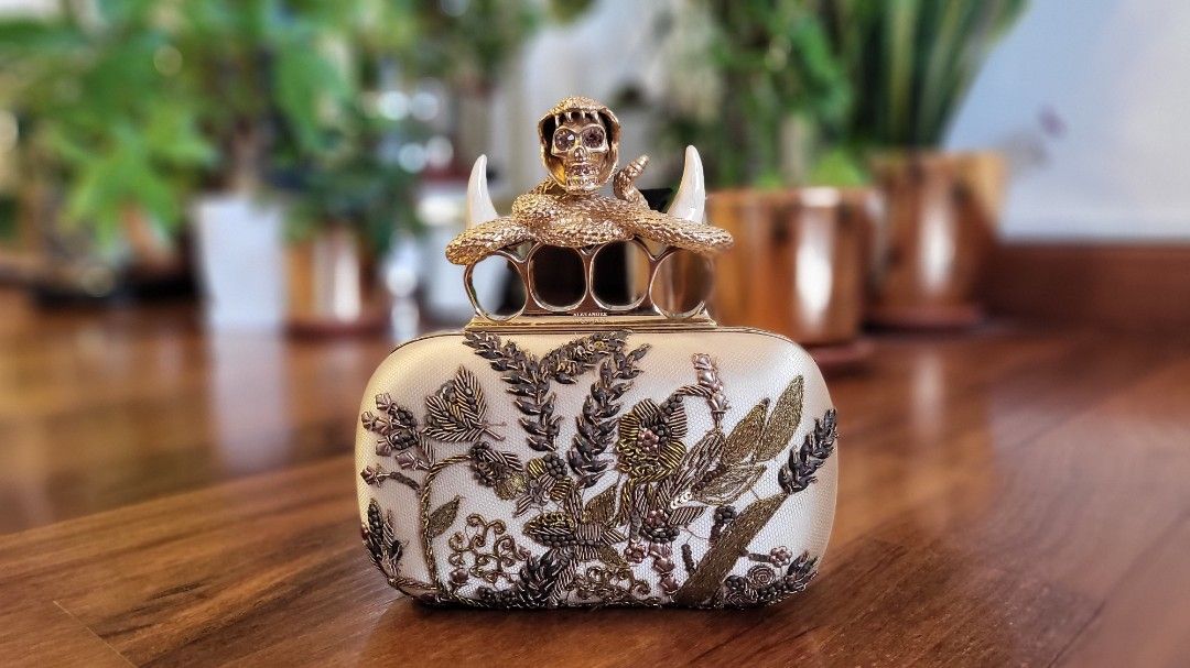Mcqueen shop skull clutch