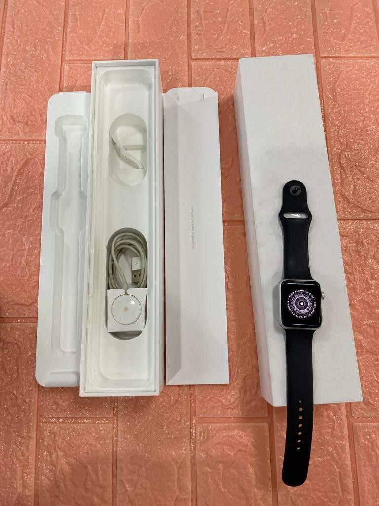 Apple Watch Series 2 42mm Fullset Mulus Bekas Pemakaian Fesyen