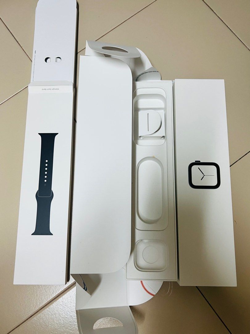 Apple Watch Series 4 40mm BOX only Mobile Phones Gadgets