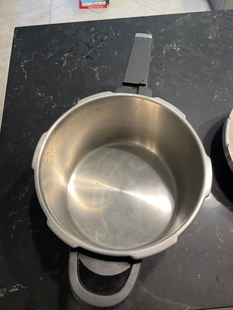 ASD 4L Pressure cooker, Furniture & Home Living, Kitchenware