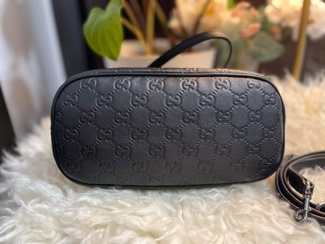Authentic Gucci Dome mini (Category: Luxury Bags & Wallets) located in Quezon City. Submitted by hellopatchi (Listing ID 1211224456, Image 2). Description: Gucci Dome mini Rank A With Entrupy certificate original sling strap .