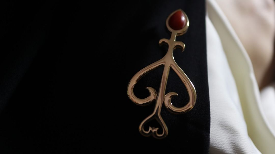 Givenchy outlet brooch vintage