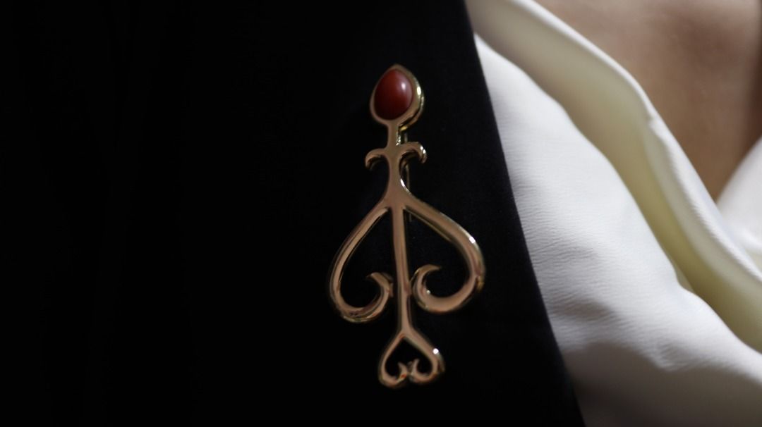 Givenchy brooch online