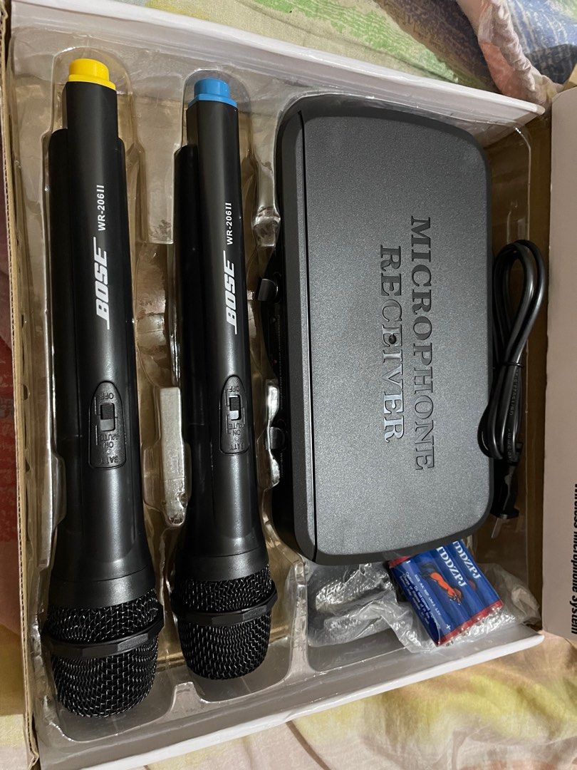 BOSE WIRELESS MICROPHONE, Audio, Microphones on Carousell