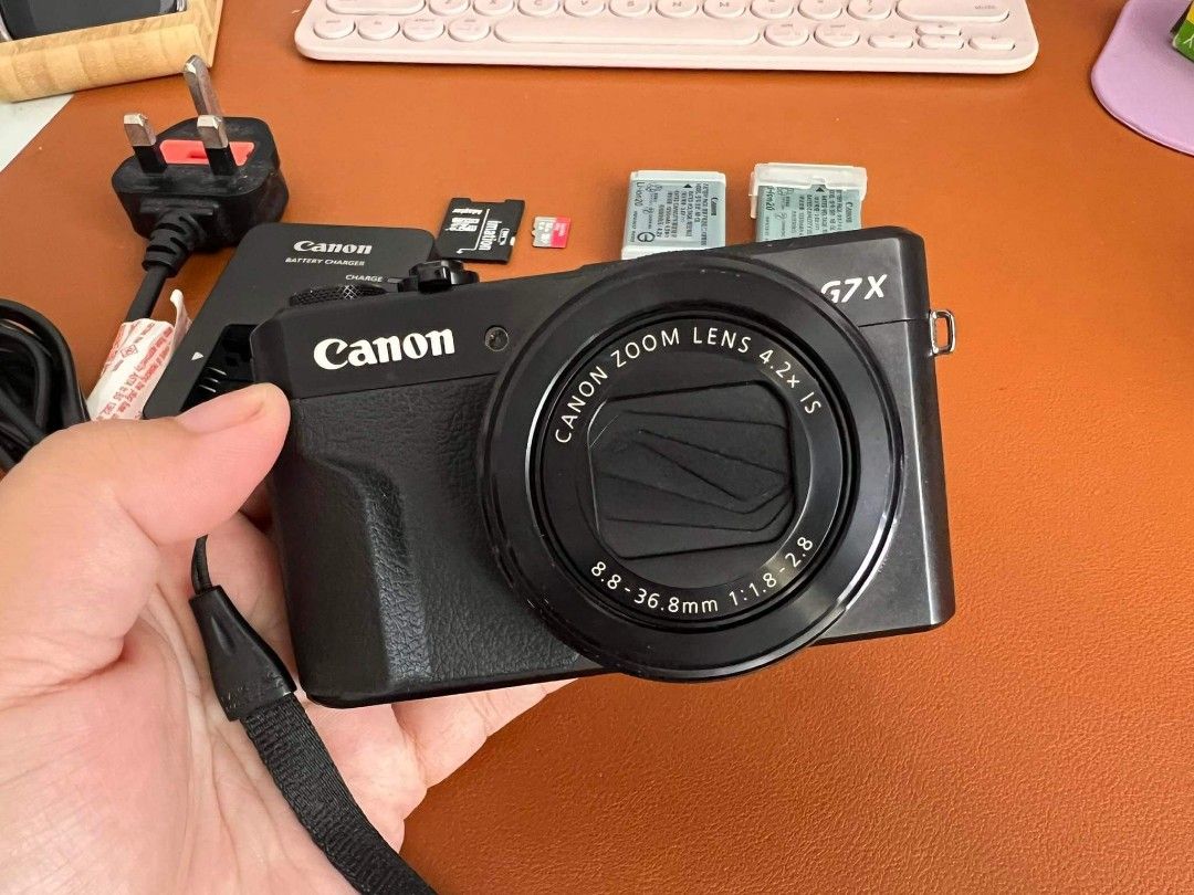 Canon G7X Mark II, Photography, Cameras on Carousell