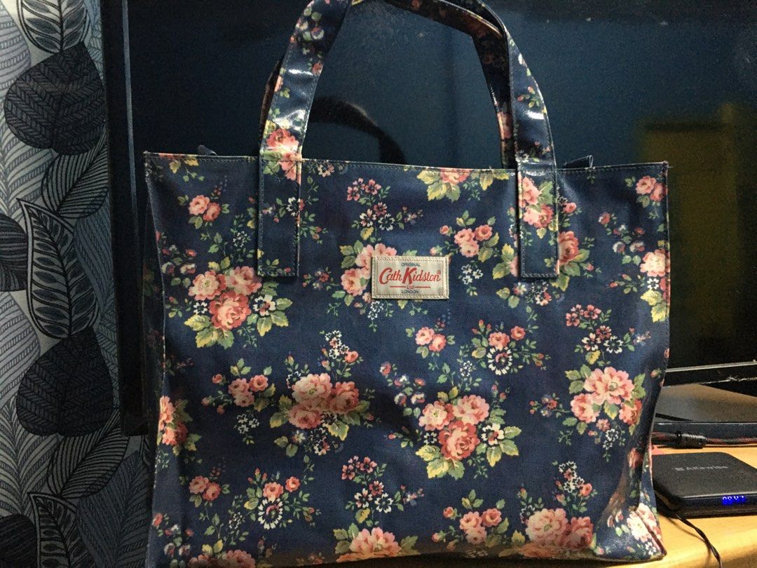 Cath kidston (Category: Luxury Bags & Wallets) located in Norzagaray. Submitted by joydsg76 (Listing ID 1211354071, Image 1). Description: .