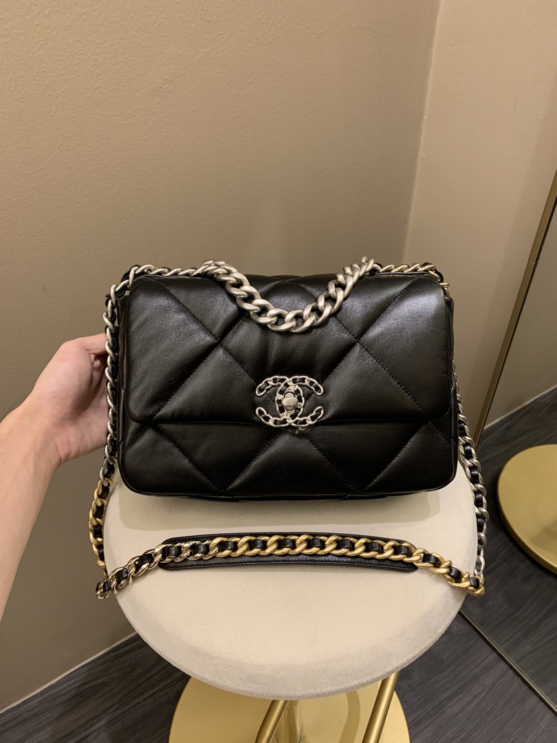 19 Flap Bag Large Lamb Black