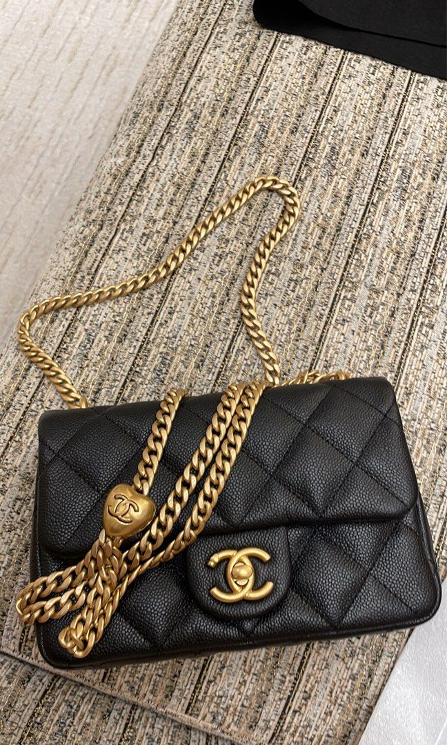 Black caviar mini flap with adjustable chain and heart on CC! : r
