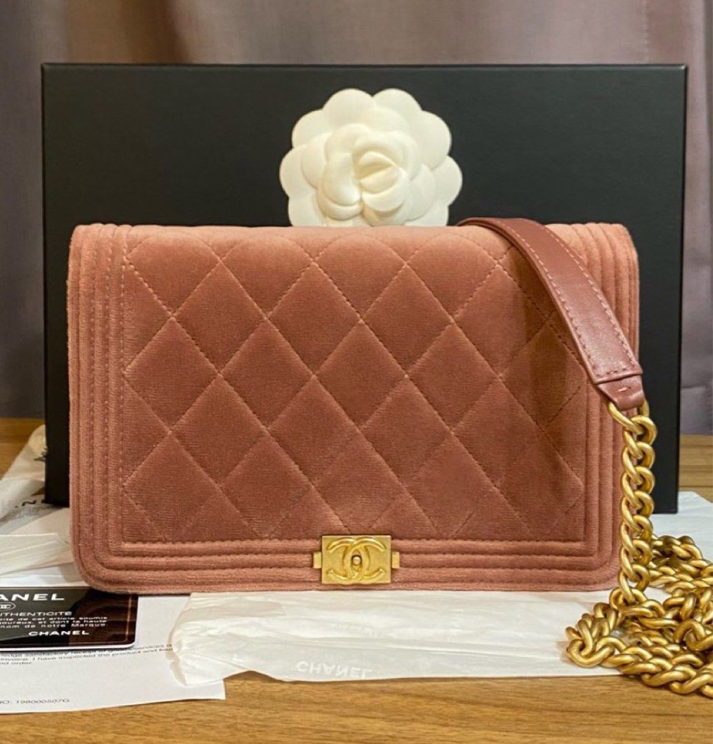 Chanel boy wallet on chain , Luxury, Bags & Wallets on Carousell