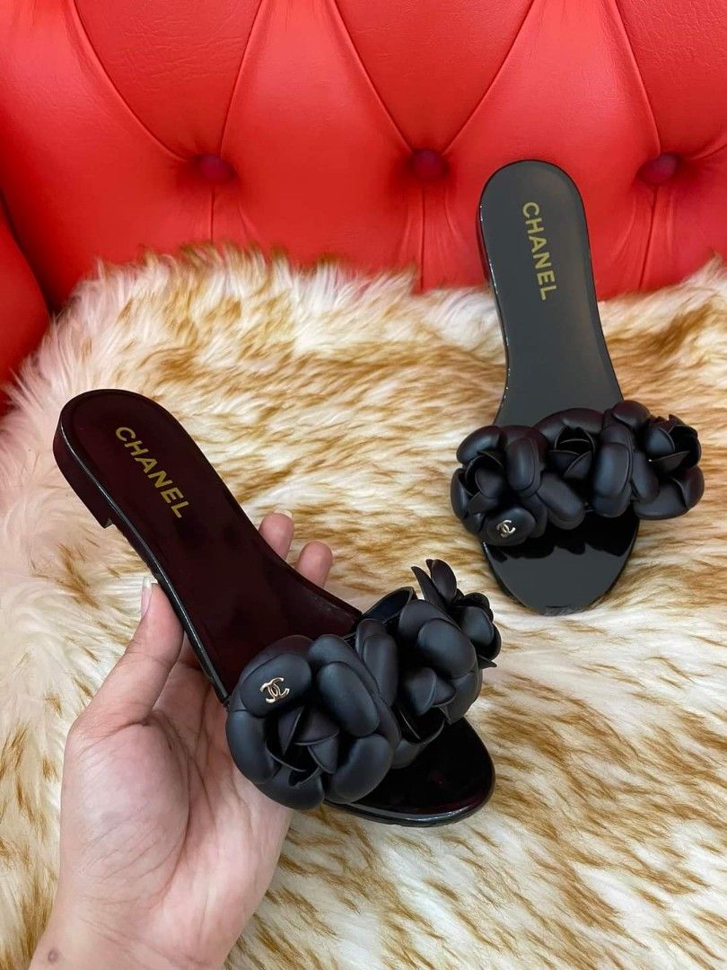 Chanel 2025 gummy slides